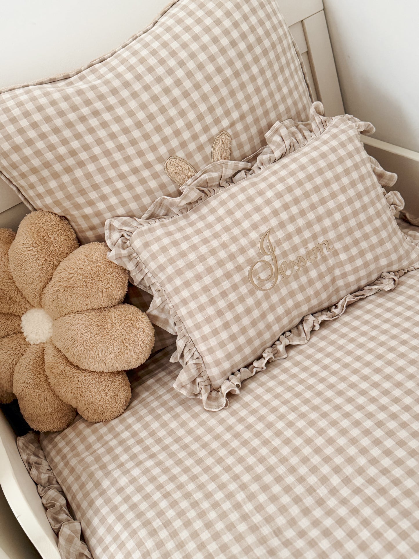 Housse de couette & coussin Vichy beige & pilou + coussin fleur